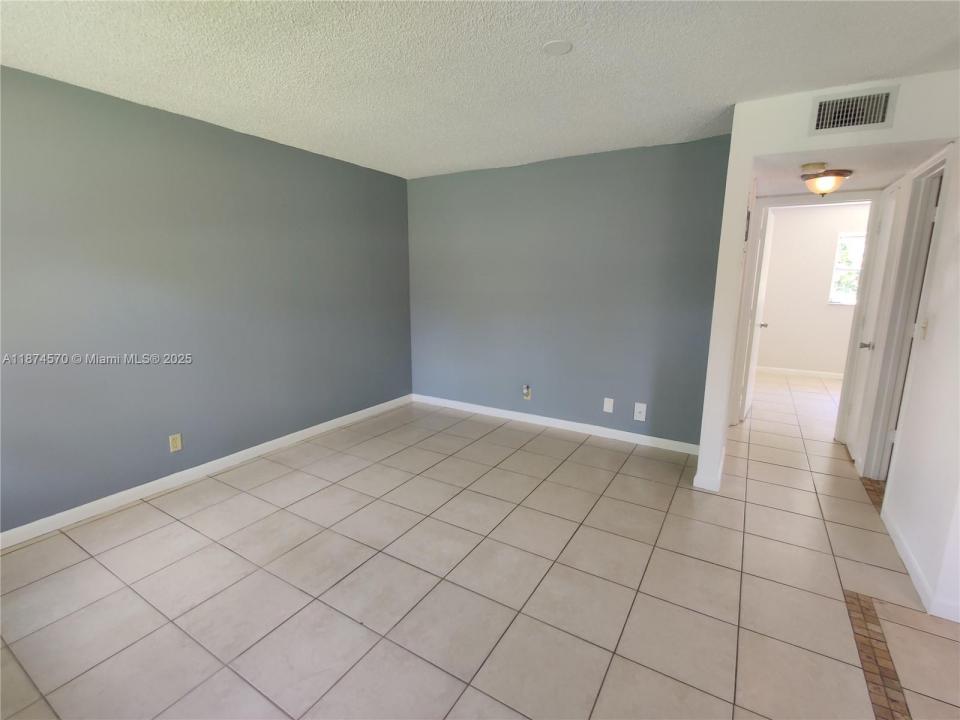 5156 NE 6th Ave 213, Oakland Park, Florida 33334, Stati Uniti