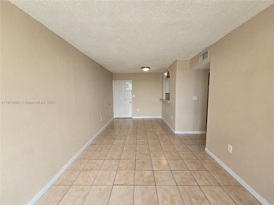 8185 NW 7th St 506, Miami, Florida 33126, Stati Uniti