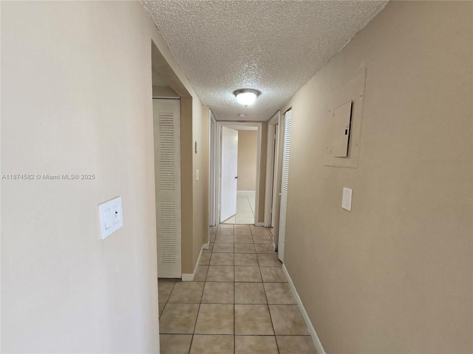 8185 NW 7th St 506, Miami, Florida 33126, Stati Uniti