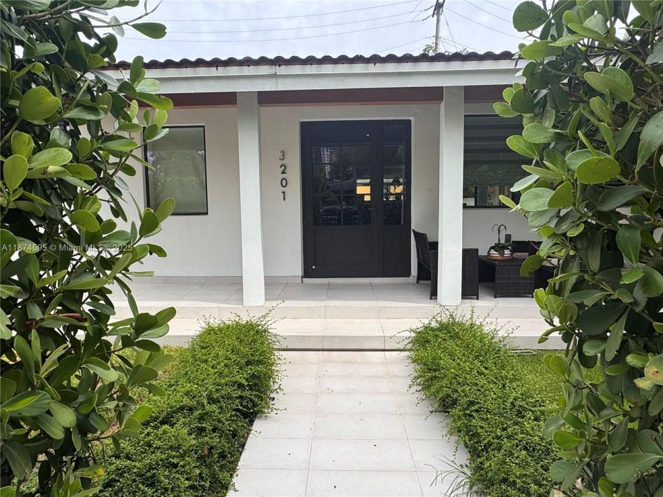 3201 SW 19th Ter, Miami, Florida 33145