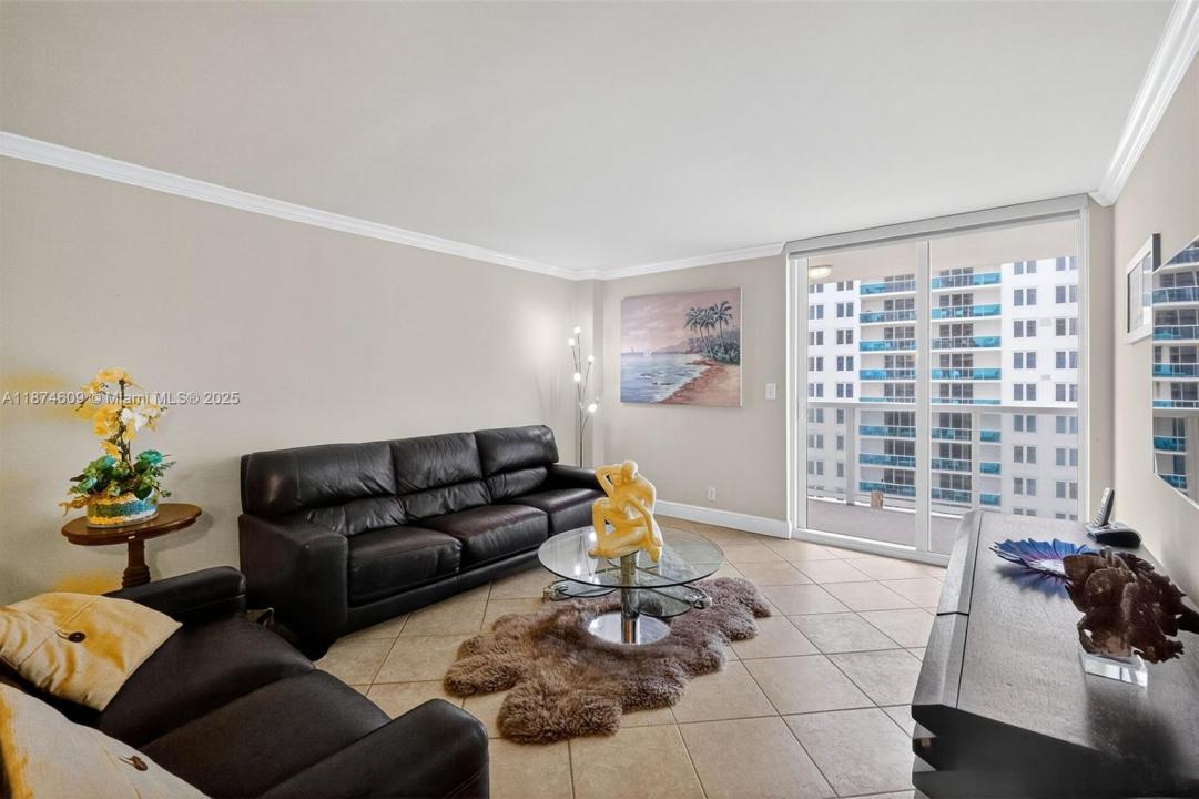 2401 Collins Ave 1005, Miami Beach, Floride 33140, États-Unis