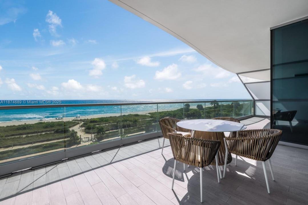 9349 Collins Ave 403, Surfside, פלורידה 33154, ארצות הברית של אמריקה 