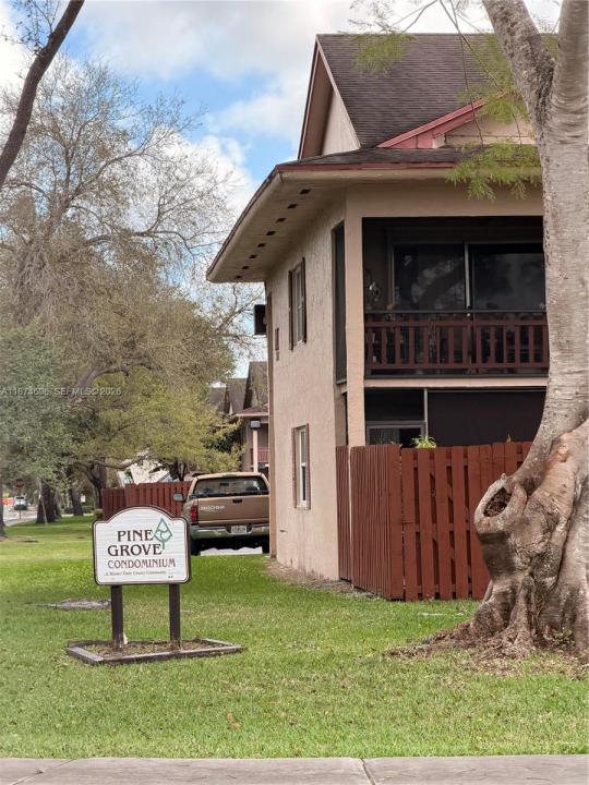 11295 SW 88th St M109, Miami, Florida 33176, USA