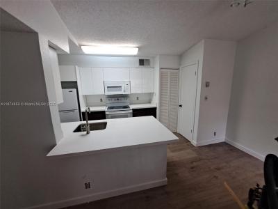 2946 S University Dr 7206, Davie, Florida 33328, USA
