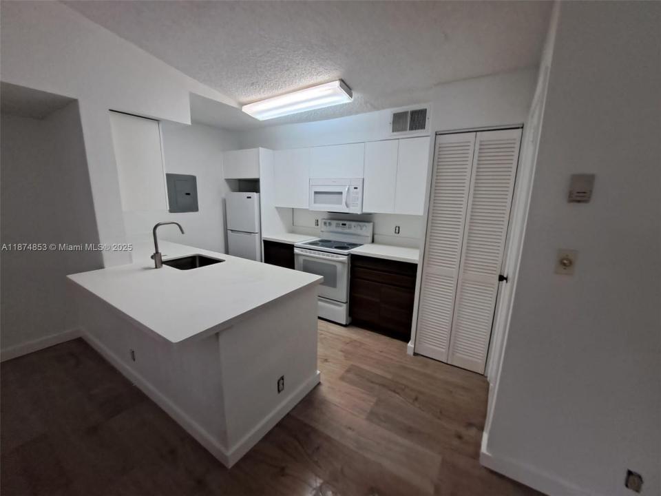 2946 S University Dr 7206, Davie, Флорида 33328, Соединенные Штаты