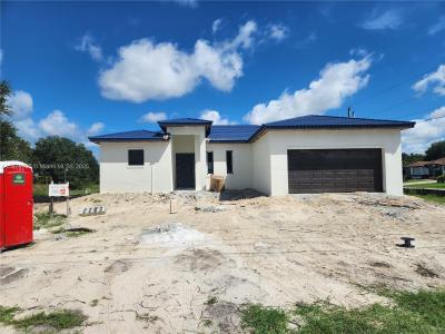 3707 E 15 St., Lehigh Acres, Florida 33972, USA