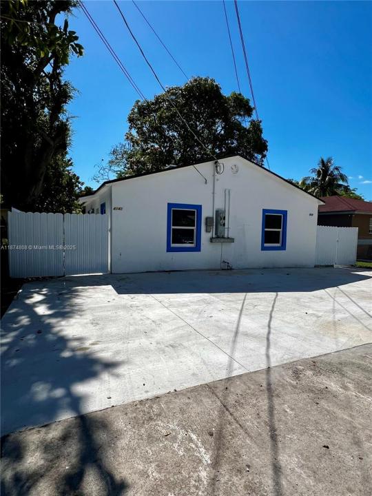 4141 NW 23rd Ave 2, Miami, Флорида 33142, Соединенные Штаты