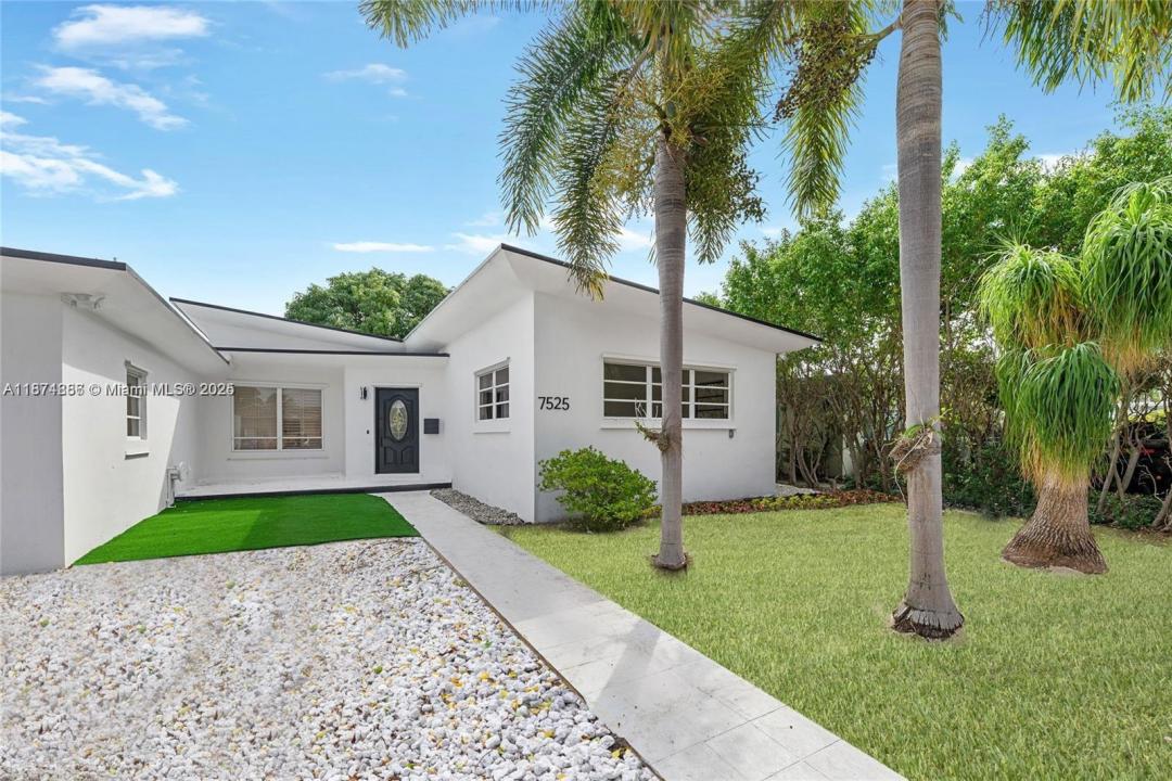 7525 Adventure Ave 1, North Bay Village, Florida 33141