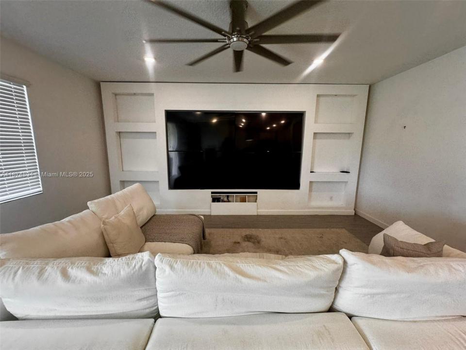 Loxahatchee, Florida 33470