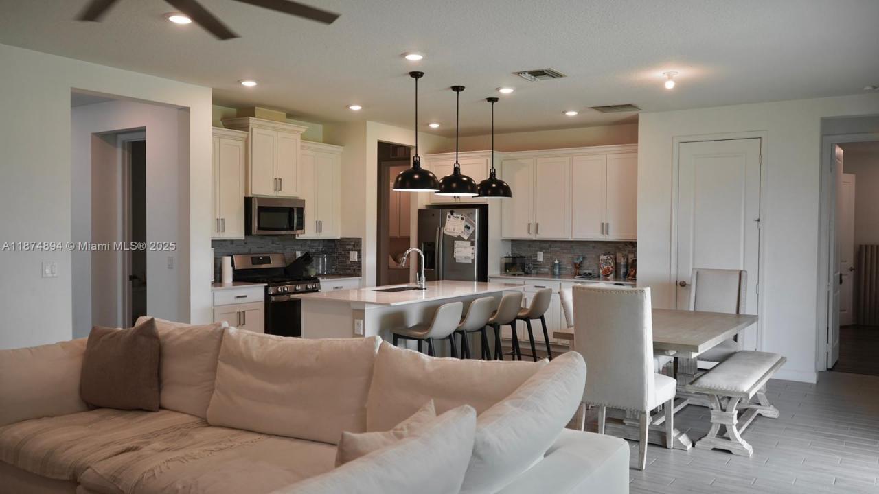 Loxahatchee, Florida 33470