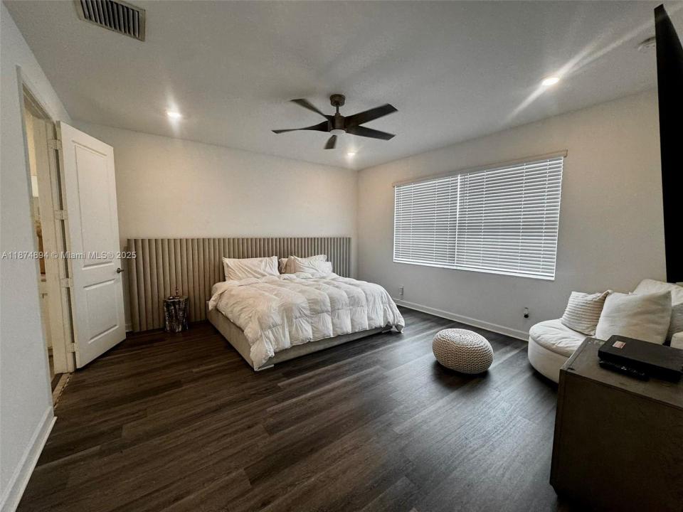 Loxahatchee, Florida 33470
