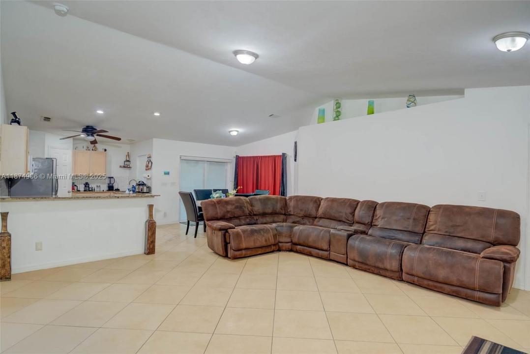 530 7TH ST SW, Naples, Floride 34117, États-Unis