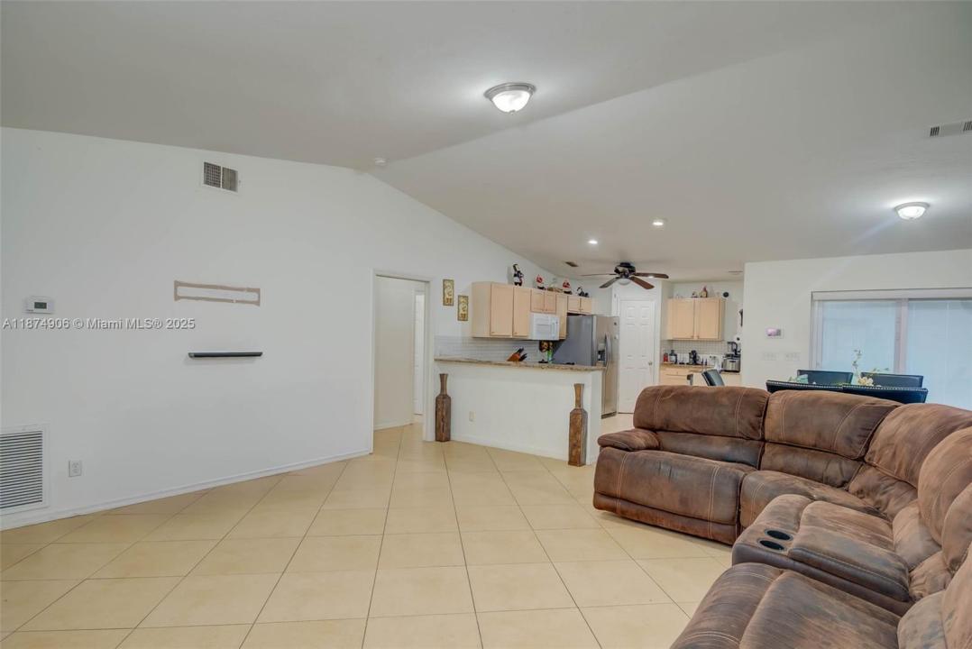 530 7TH ST SW, Naples, Floride 34117, États-Unis