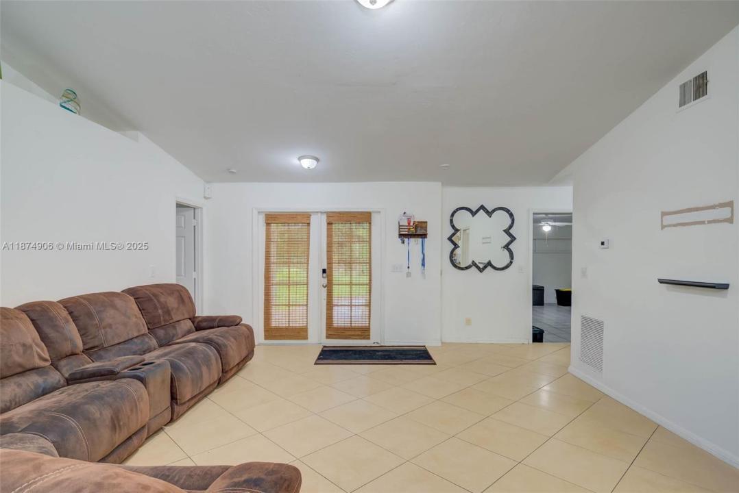 530 7TH ST SW, Naples, Floride 34117, États-Unis