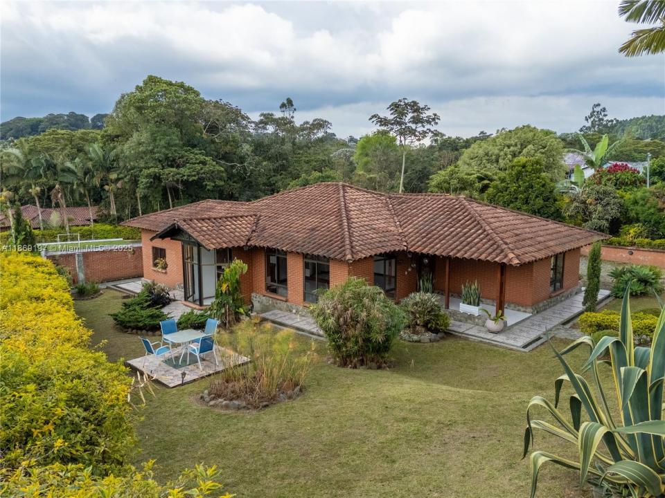 KM 7 Autopista del Cafe, 플로리다 631001, 미국