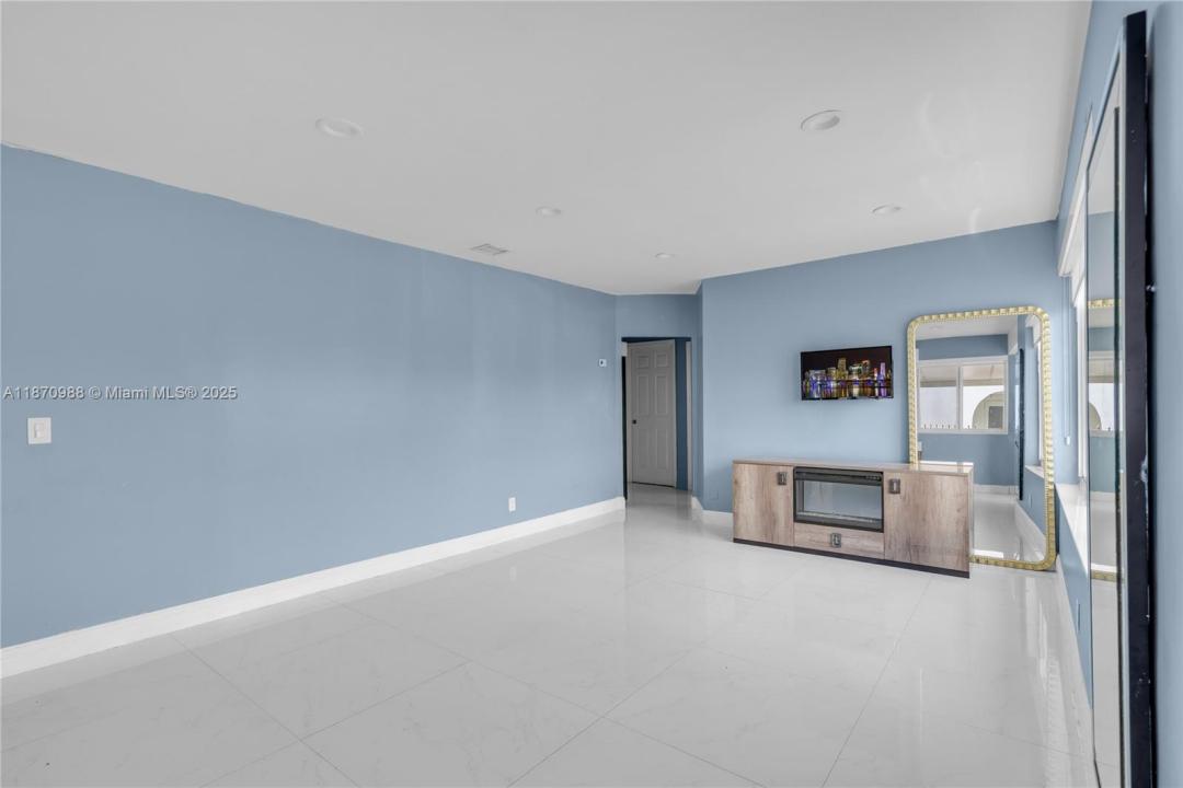 171 W 64th St, Hialeah, Floride 33012, États-Unis