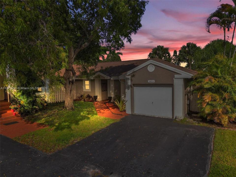 3833 NW 107th Way, Sunrise, Floride 33351, États-Unis