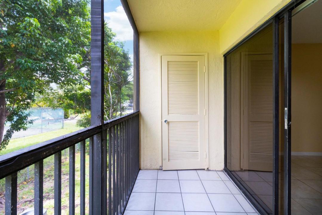 9000 NW 28th Dr 1-107, Coral Springs, Floryda 33065, USA