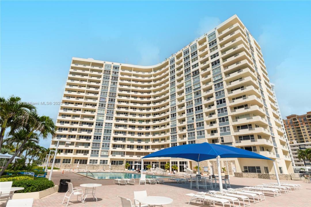 3180 S Ocean Dr 1517, Hallandale Beach, Floride 33009, États-Unis