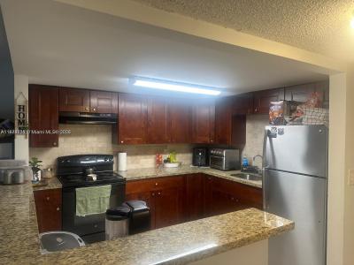 11131 Royal Palm Blvd 8, Coral Springs, Florida 33065, USA
