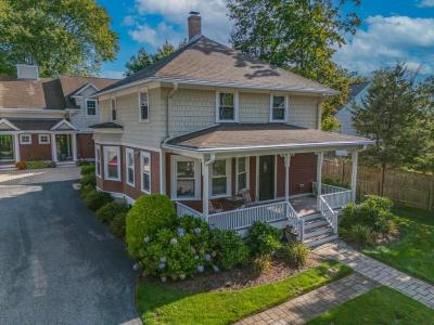 40 Vine Street, East Greenwich, Rhode Island 02818, USA
