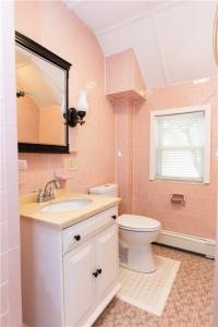 13 Redland Avenue 2, East Providence, Rhode Island 02916, USA