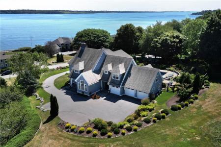 225 Fischer Circle, Portsmouth, Rhode Island 02871