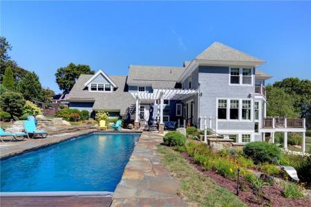 225 Fischer Circle, Portsmouth, Rhode Island 02871