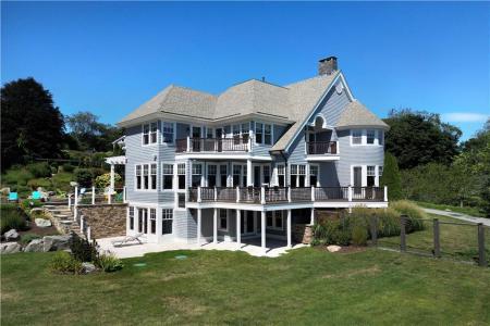 225 Fischer Circle, Portsmouth, Rhode Island 02871