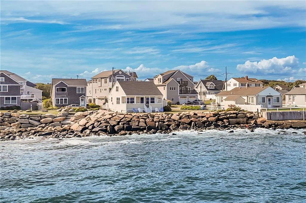 28 Glenwood Avenue, Narragansett, Rhode Island 02882