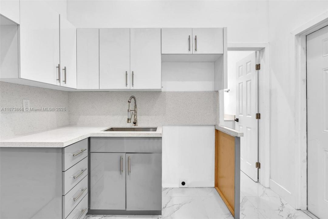 5850 NE 3rd Ave 1, Miami, Flórida 33137, Estados Unidos