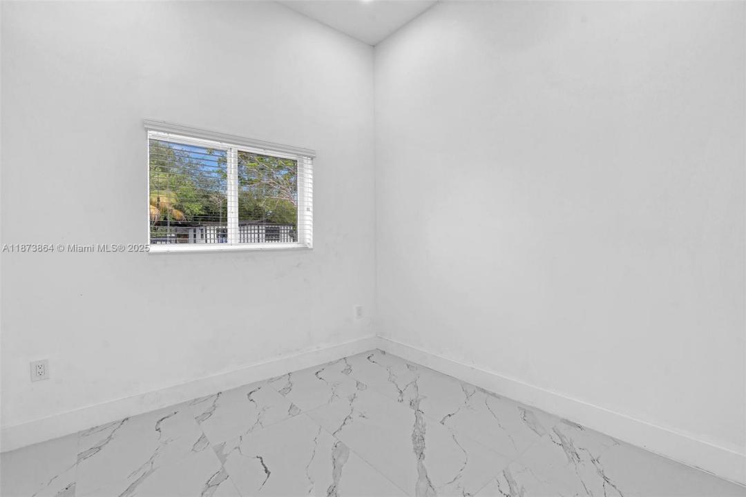 5850 NE 3rd Ave 1, Miami, Flórida 33137, Estados Unidos