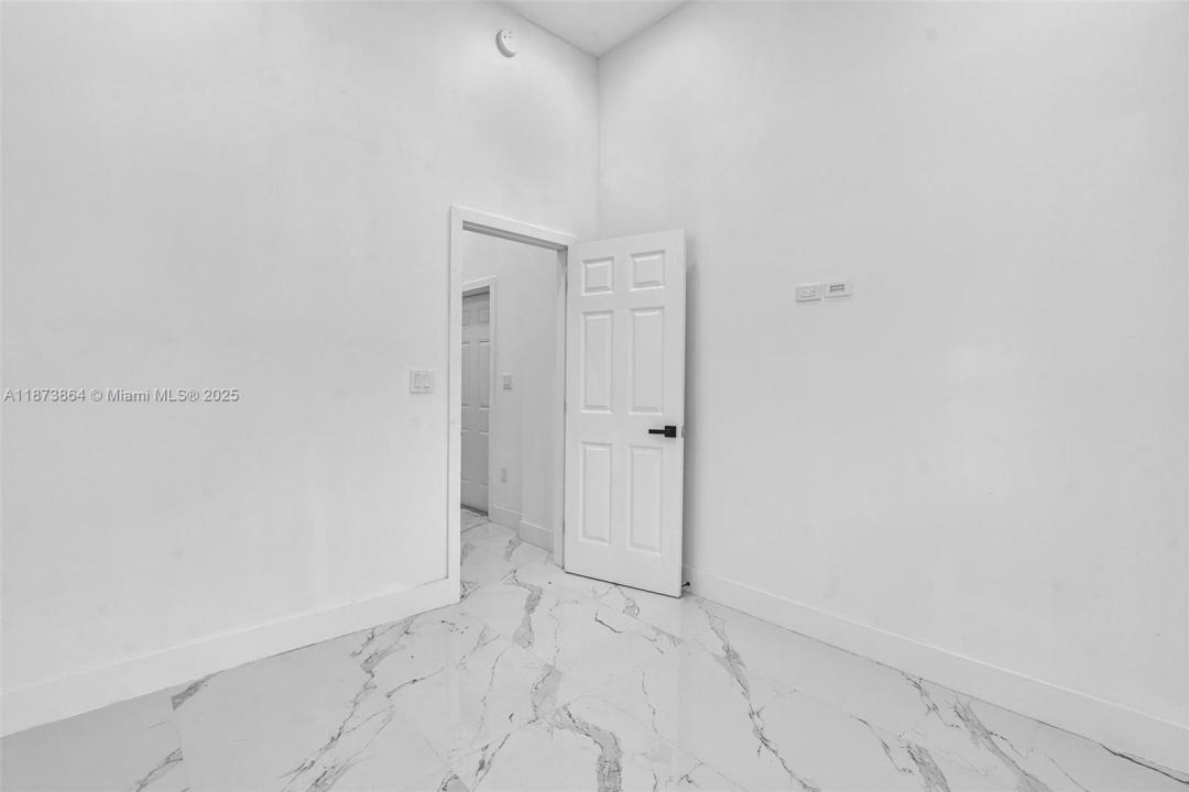 5850 NE 3rd Ave 1, Miami, Flórida 33137, Estados Unidos