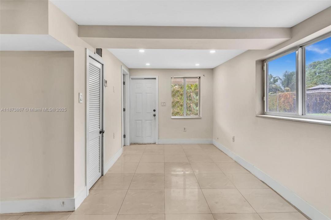 921 NW 110th St 1, Miami, Flórida 33168, Estados Unidos