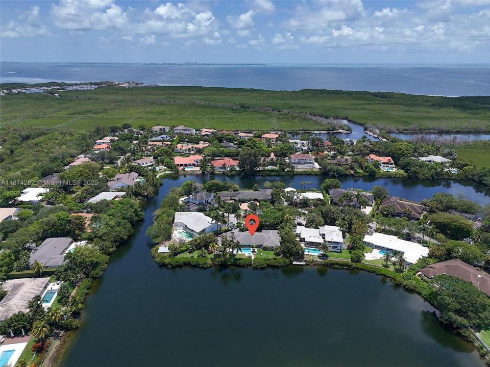 415 Rovino Ave, Coral Gables, Floryda 33156, USA