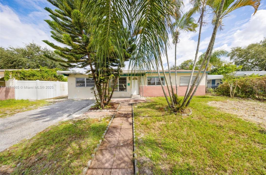 6721 Simms St, Hollywood, Florida 33024