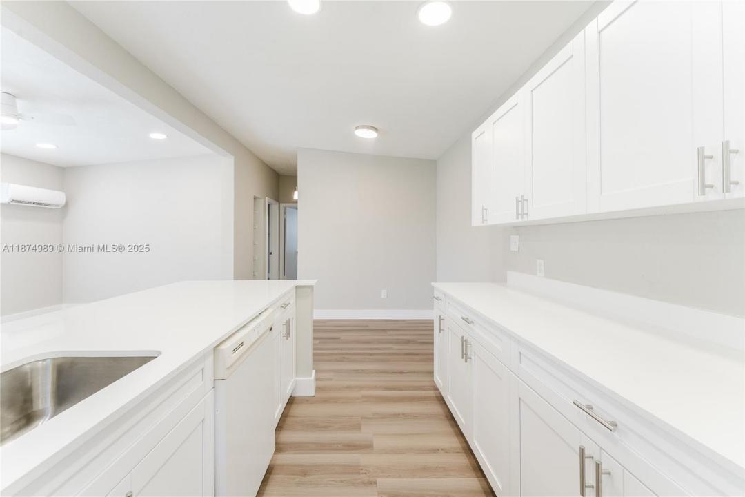 1560 NE 42nd St A, Pompano Beach, Flórida 33064, Estados Unidos