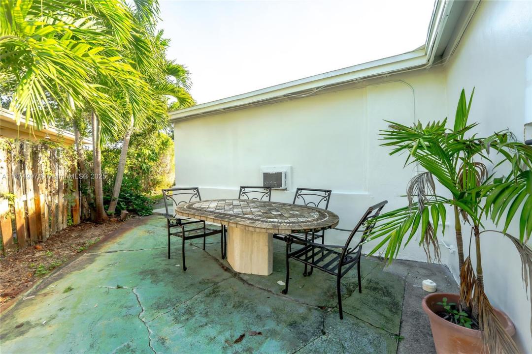 1560 NE 42nd St C, Pompano Beach, Flórida 33064, Estados Unidos