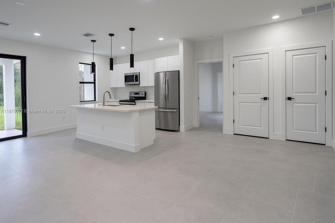 3313 67TH ST W, Lehigh Acres, Florida 33971, HOA KỲ