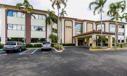 7171 N University Dr 205, Tamarac, Florida 33321