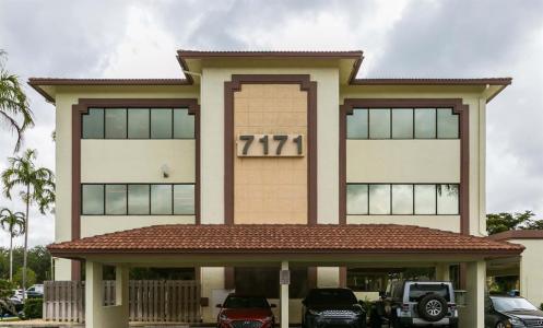 7171 N University Dr 205, Tamarac, Florida 33321