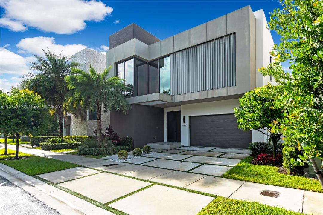 10530 NW 67th Ter, Doral, Florida 33178