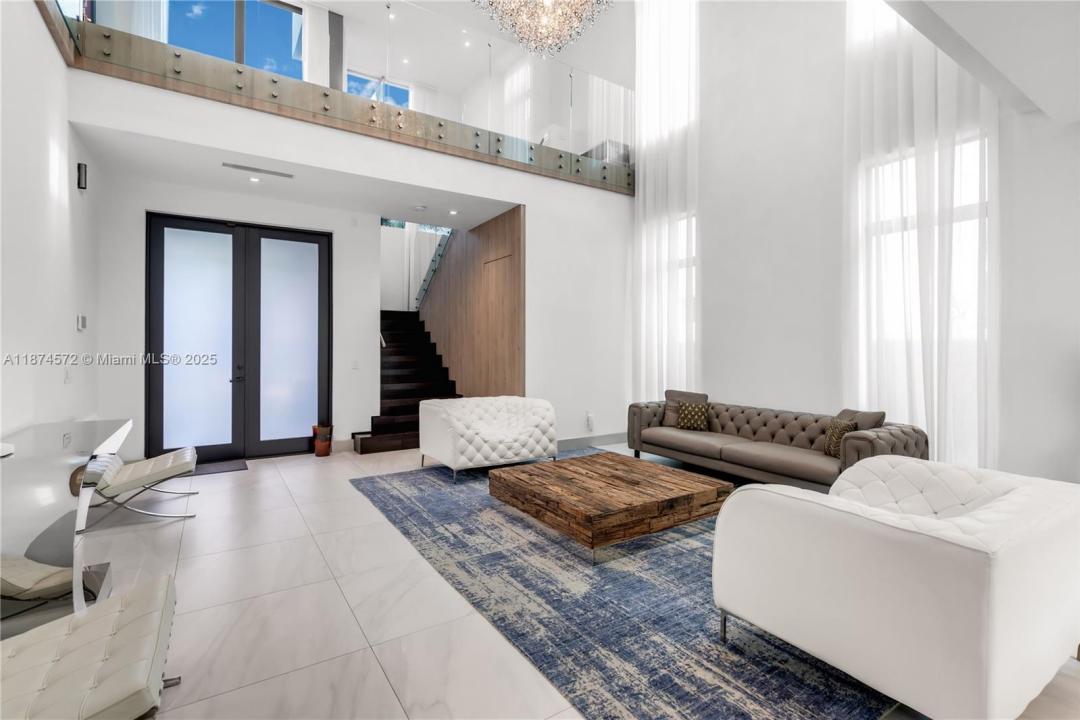 10530 NW 67th Ter, Doral, Florida 33178