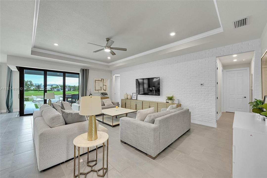2340 Rollingwood Ct, Oakland Park, Florida 33309