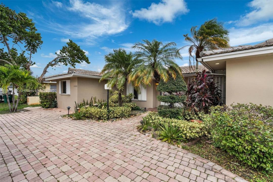 20525 Highland Lakes Blvd, Miami, פלורידה 33179, ארצות הברית של אמריקה