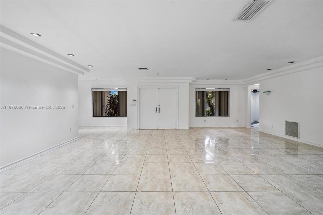 20525 Highland Lakes Blvd, Miami, פלורידה 33179, ארצות הברית של אמריקה