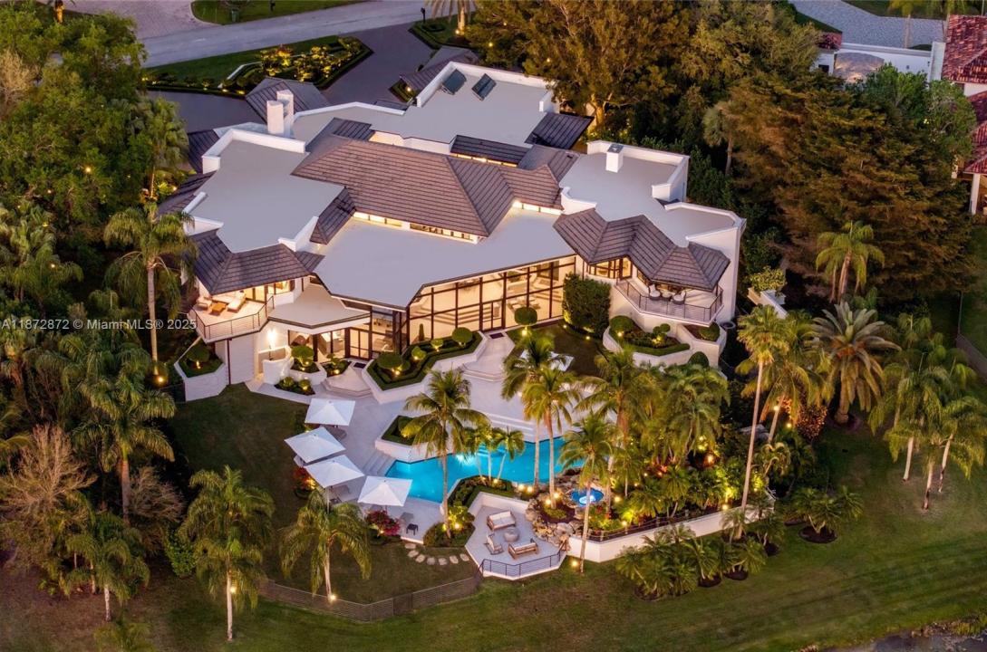 2965 NE Surrey Ln, Weston, Florida 33331
