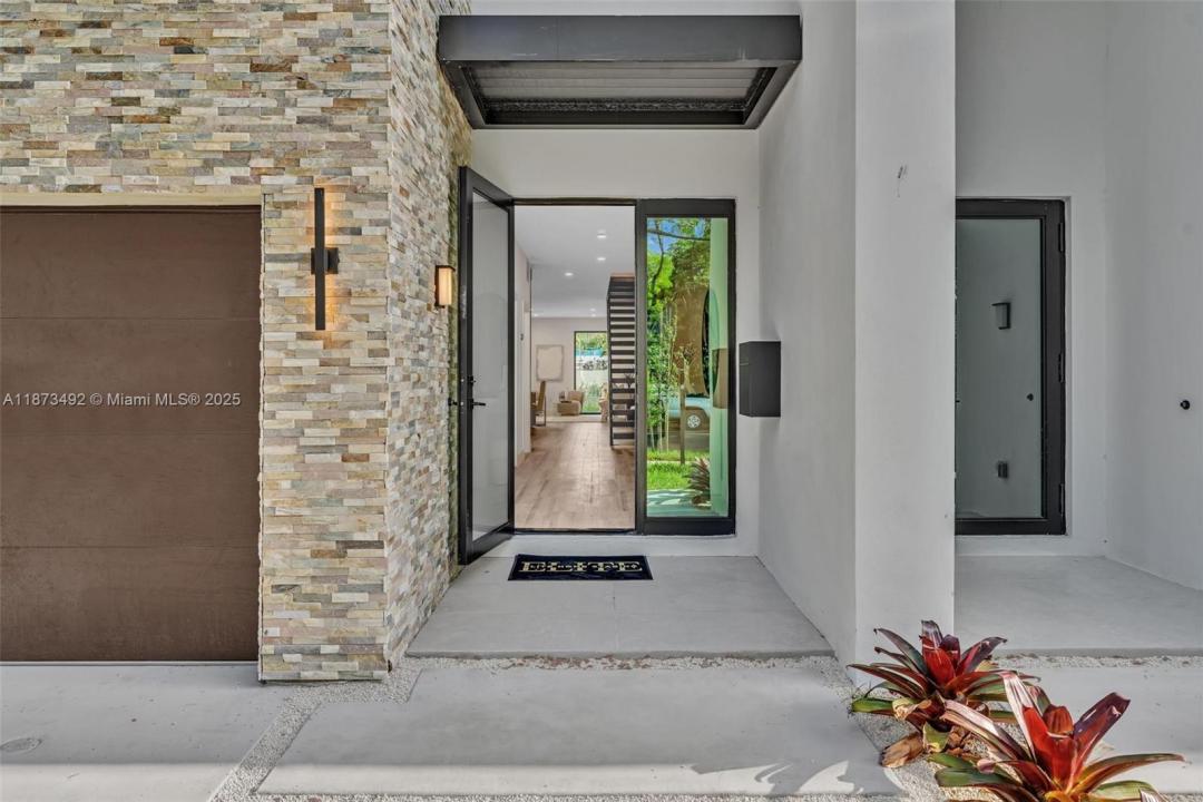 1387 SW 22nd Ter, Miami, Флорида 33145, Соединенные Штаты