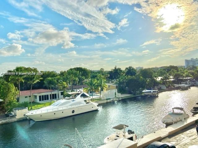 2020 NE 135th St 407, North Miami, 佛罗里达州 33181, 美国