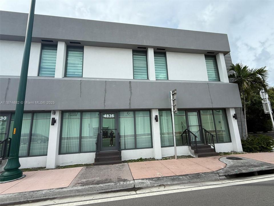 801 Monterey St 100-101, Coral Gables, Флорида 33134, Соединенные Штаты